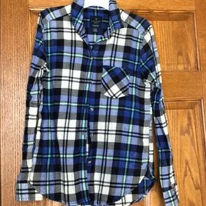 Women’s American Eagle Boyfriend button up Flannel